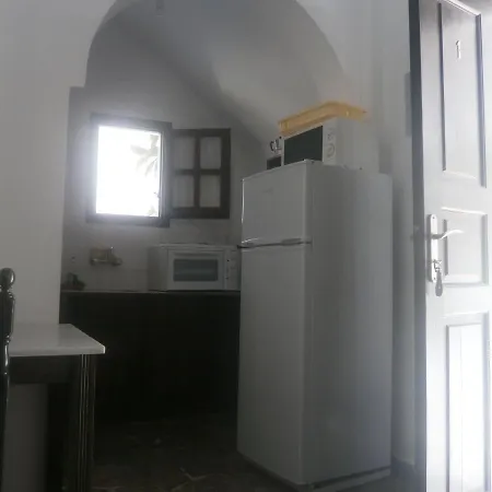 Ξενοδοχείο με διαμερίσματα Ostria