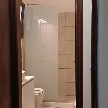 Ξενοδοχείο με διαμερίσματα Ostria