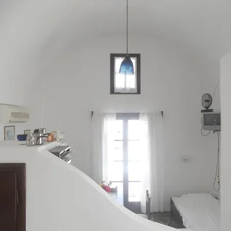 Ostria 4* Kamari (Santorini)