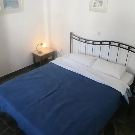 Ostria 3* Kamári