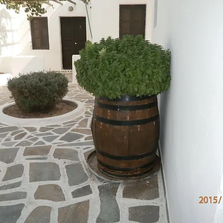 Ostria Aparthotel Kamári