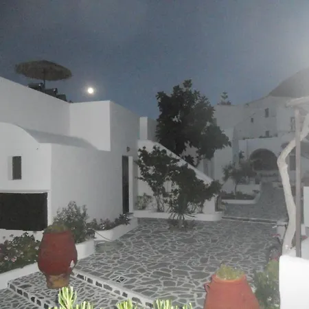 아파트호텔 Ostria Kamári