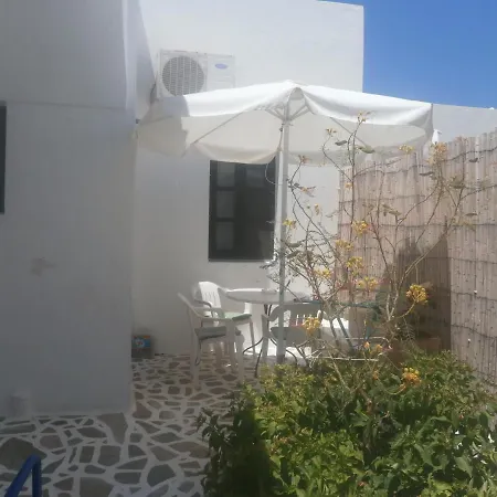 Ostria Kamari (Santorini)