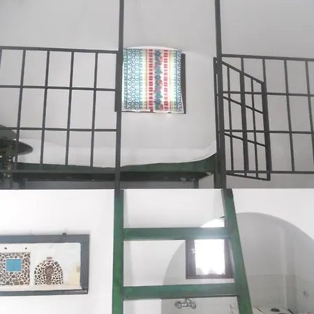 Ostria 3* Kamari (Santorini)