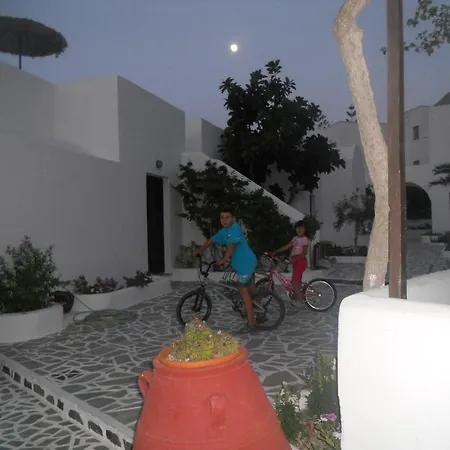 Ostria Aparthotel Kamari (Santorini)